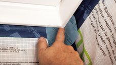 4. In der Nut verkleben